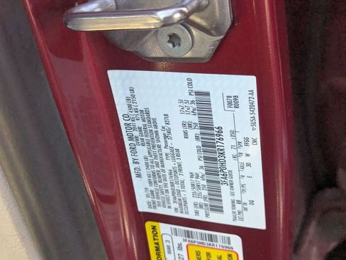 Used 2019 Ford Fusion SE image 10