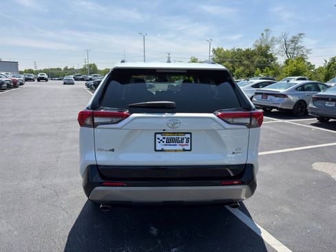 Used 2025 Toyota RAV4 SE AWD/4WD image 5
