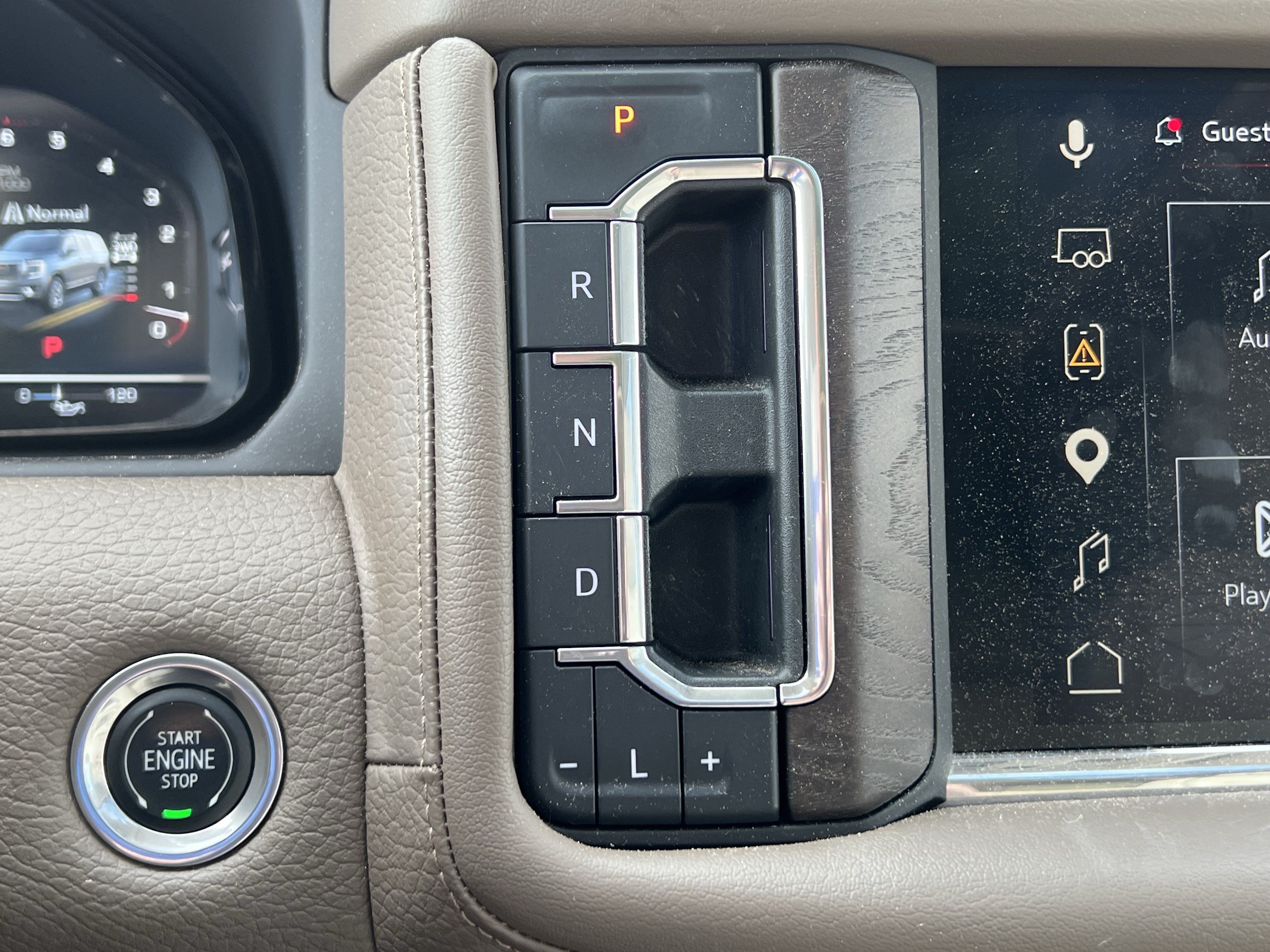 Used 2023 GMC Yukon Denali w/ Denali Reserve Package AWD/4WD image 26