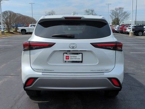 Certified 2025 Toyota Highlander Platinum image 6