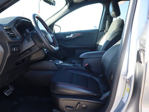 Used 2023 Ford Escape ST-Line w/ Tech Pack #1 image 9