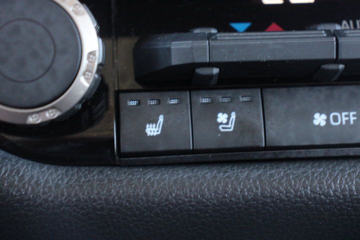 Used 2024 Toyota Tundra Limited AWD/4WD image 27