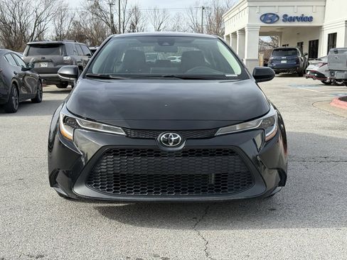 Used 2022 Toyota Corolla LE image 2