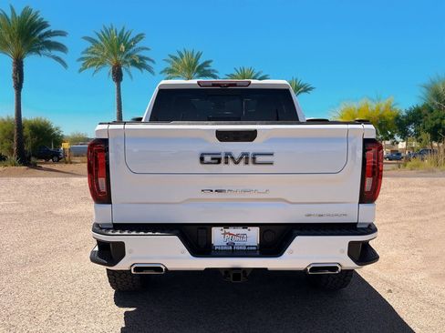 Used 2022 GMC Sierra 1500 Denali Ultimate AWD/4WD image 4