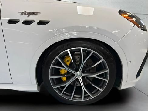 Used 2023 Maserati Grecale Trofeo AWD/4WD image 26