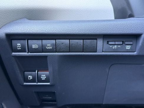 Certified 2023 Toyota Sienna XLE w/ XLE Plus Package image 23