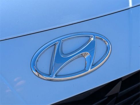 Used 2022 Hyundai Elantra SEL w/ Convenience Package image 17