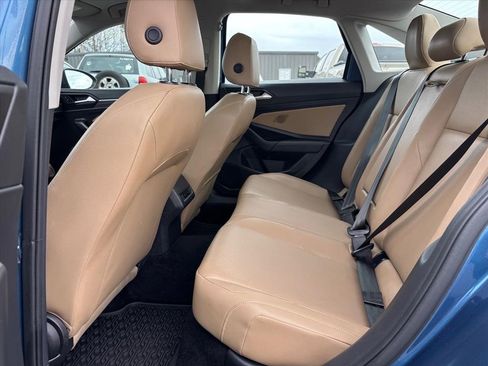 Used 2019 Volkswagen Jetta SEL w/ Cold Weather Package image 13