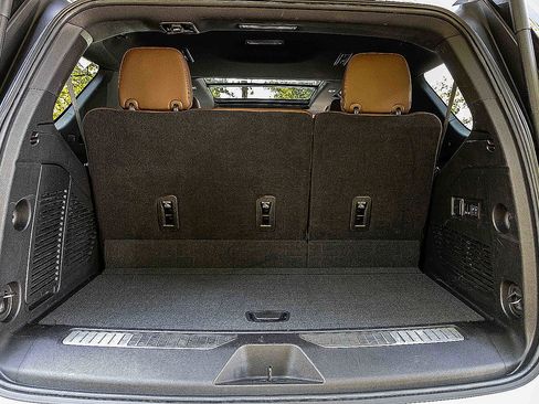 Used 2023 Chevrolet Tahoe High Country w/ Advanced Technology Package image 25