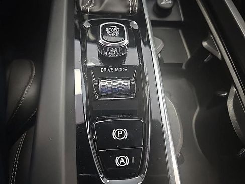 Used 2019 Volvo S60 T6 R-Design image 23