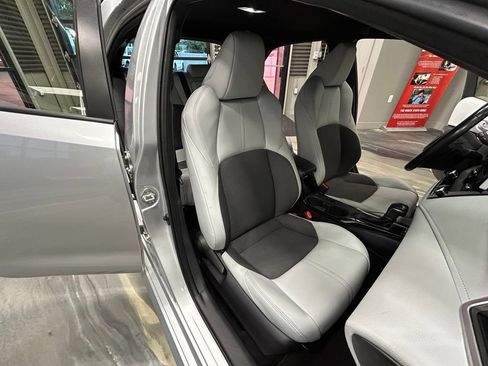 Used 2024 Toyota Corolla XSE FWD image 4
