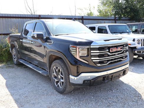 Used 2025 GMC Sierra 1500 SLT w/ SLT Premium Plus Package AWD/4WD image 14