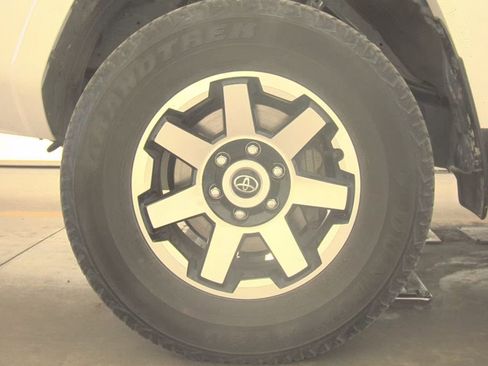 Used 2021 Toyota 4Runner TRD Off-Road Premium image 9