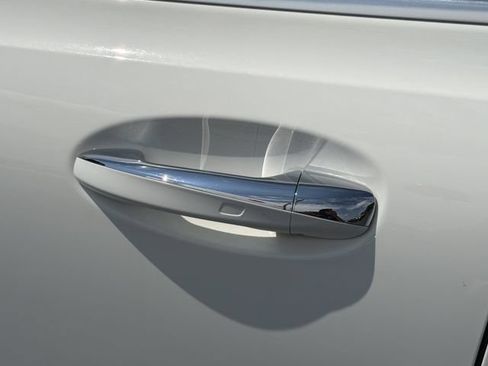 Used 2025 Mercedes-Benz GLB 250 4MATIC image 14