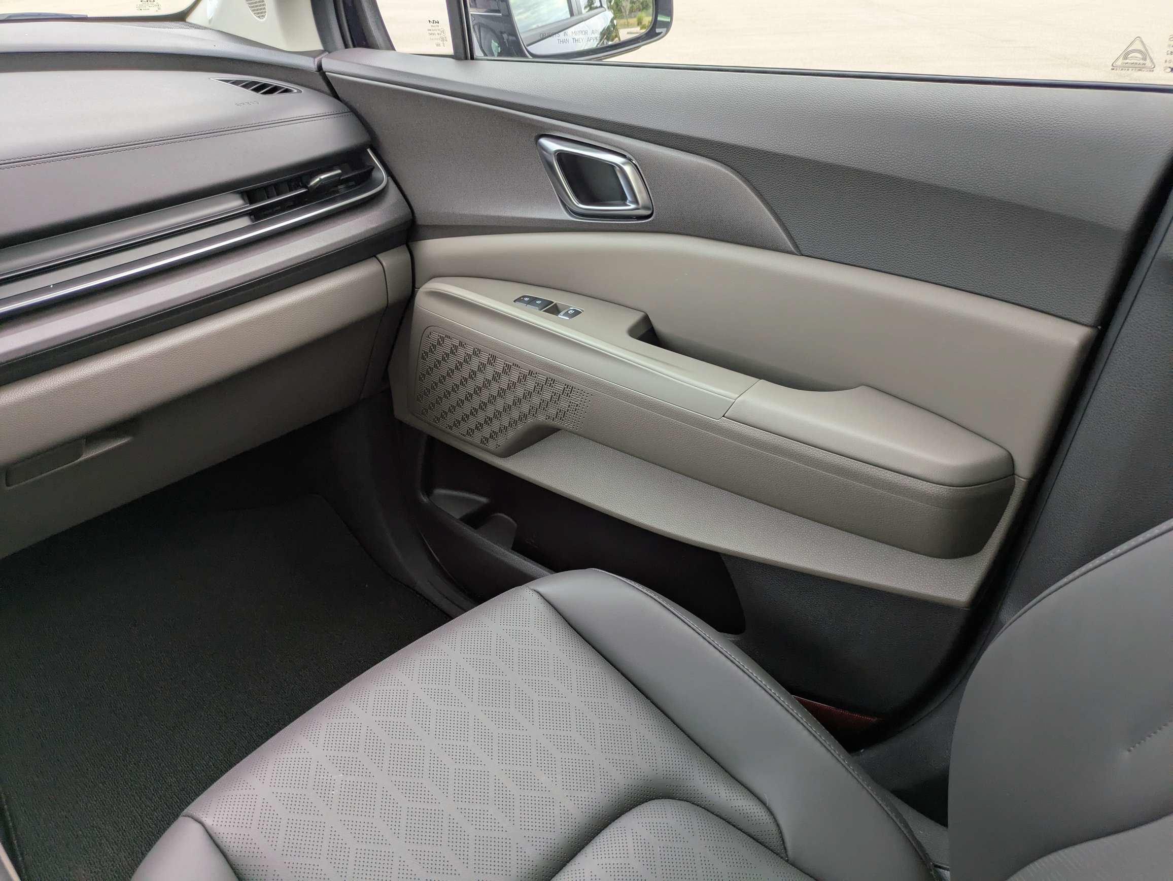 Certified 2026 Kia Carnival EX FWD image 17