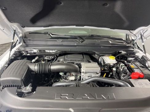 New 2026 RAM 1500 Laramie AWD/4WD image 3