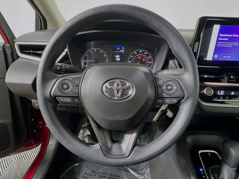 Used 2025 Toyota Corolla LE FWD image 18