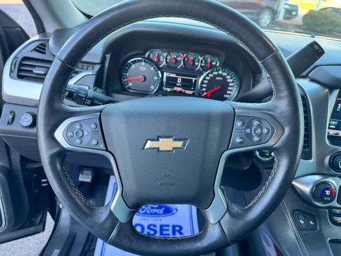Used 2016 Chevrolet Suburban LT w/ Luxury Package AWD/4WD image 18