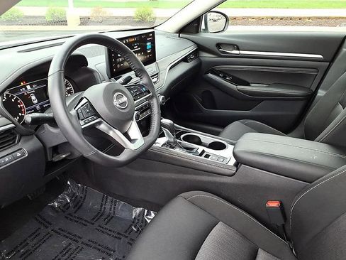 Used 2023 Nissan Altima 2.5 SV w/ SV Premium Package AWD/4WD image 15