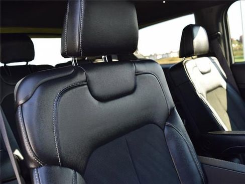 Used 2023 Jeep Grand Cherokee L Laredo image 34