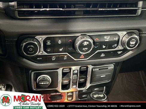 Used 2024 Jeep Wrangler Unlimited Rubicon w/ XTREMEE 35" Tire Package image 21