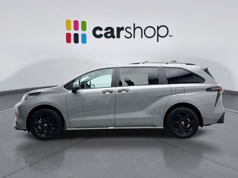 Used 2025 Toyota Sienna XLE Woodland Edition AWD/4WD image 2