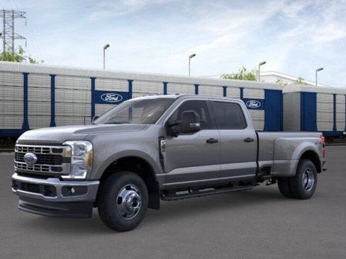 Used 2025 Ford F350 XLT AWD/4WD image 2