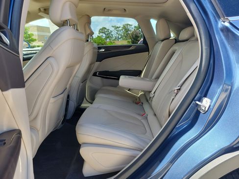 Used 2018 Lincoln MKC Reserve AWD/4WD image 9