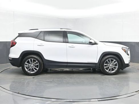 Used 2022 GMC Terrain SLT w/ Infotainment Package II FWD image 11
