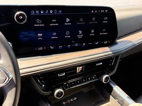 Used 2025 Chevrolet Tahoe LT AWD/4WD image 19