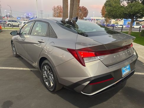 Used 2024 Hyundai Elantra SEL image 6