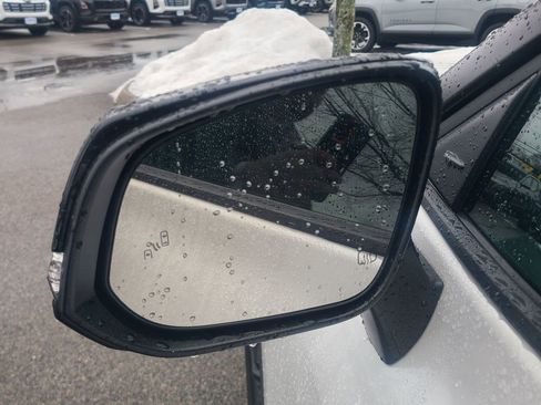 Used 2024 Toyota Highlander XSE image 24