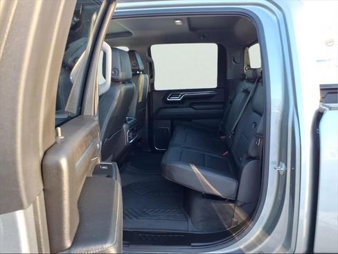 Used 2024 Chevrolet Silverado 2500 LTZ w/ LTZ Convenience Package image 11