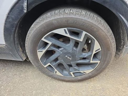 Used 2025 Kia Sportage SX image 20