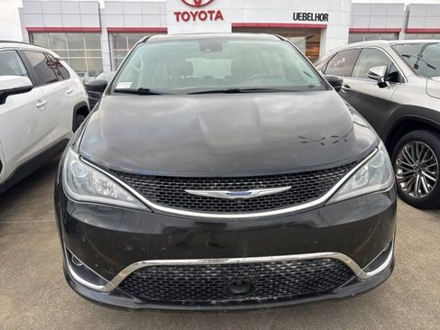 Used 2019 Chrysler Pacifica Touring Plus w/ Advanced Safetytec Group image 11