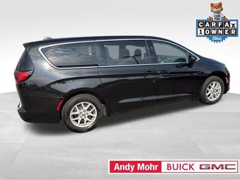 Used 2017 Chrysler Pacifica Touring FWD image 11