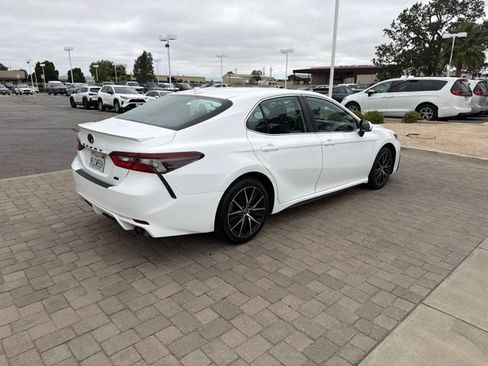 Used 2024 Toyota Camry SE w/ Blackout Package (TMS) FWD image 3