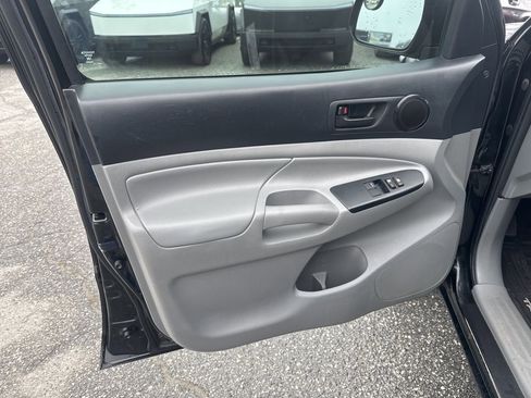 Used 2014 Toyota Tacoma 2WD Access Cab image 20