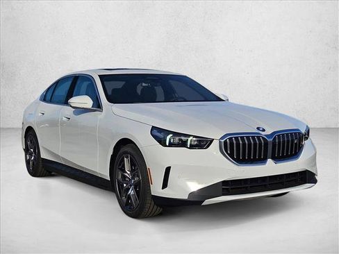 New 2026 BMW i5 eDrive40 w/ Convenience Package image 7