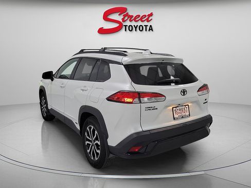 Used 2024 Toyota Corolla Cross AWD Hybrid image 2