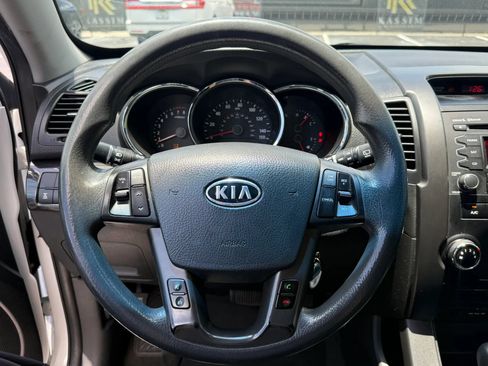 Used 2013 Kia Sorento LX AWD/4WD image 10