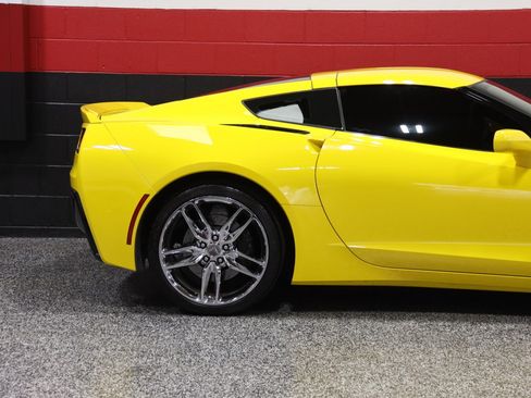 Used 2014 Chevrolet Corvette Stingray Coupe RWD image 5