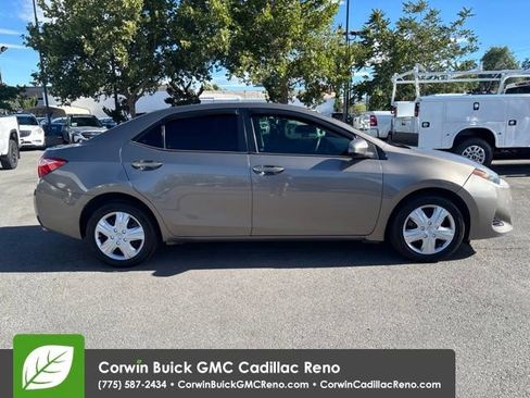 Used 2018 Toyota Corolla LE FWD image 7