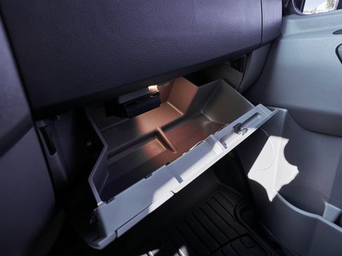 Used 2018 Mercedes-Benz Sprinter 2500 image 72