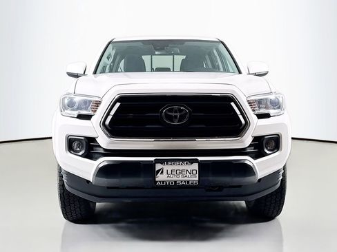 Used 2023 Toyota Tacoma SR5 AWD/4WD image 2