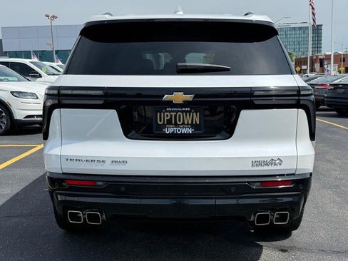 Used 2025 Chevrolet Traverse High Country w/ LPO, Floor Liner Package AWD/4WD image 3