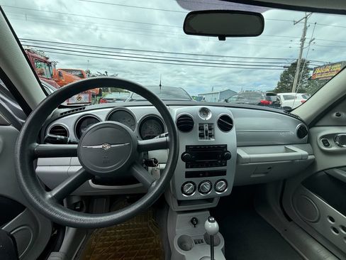 Used 2006 Chrysler PT Cruiser Base 4dr Wagon image 12