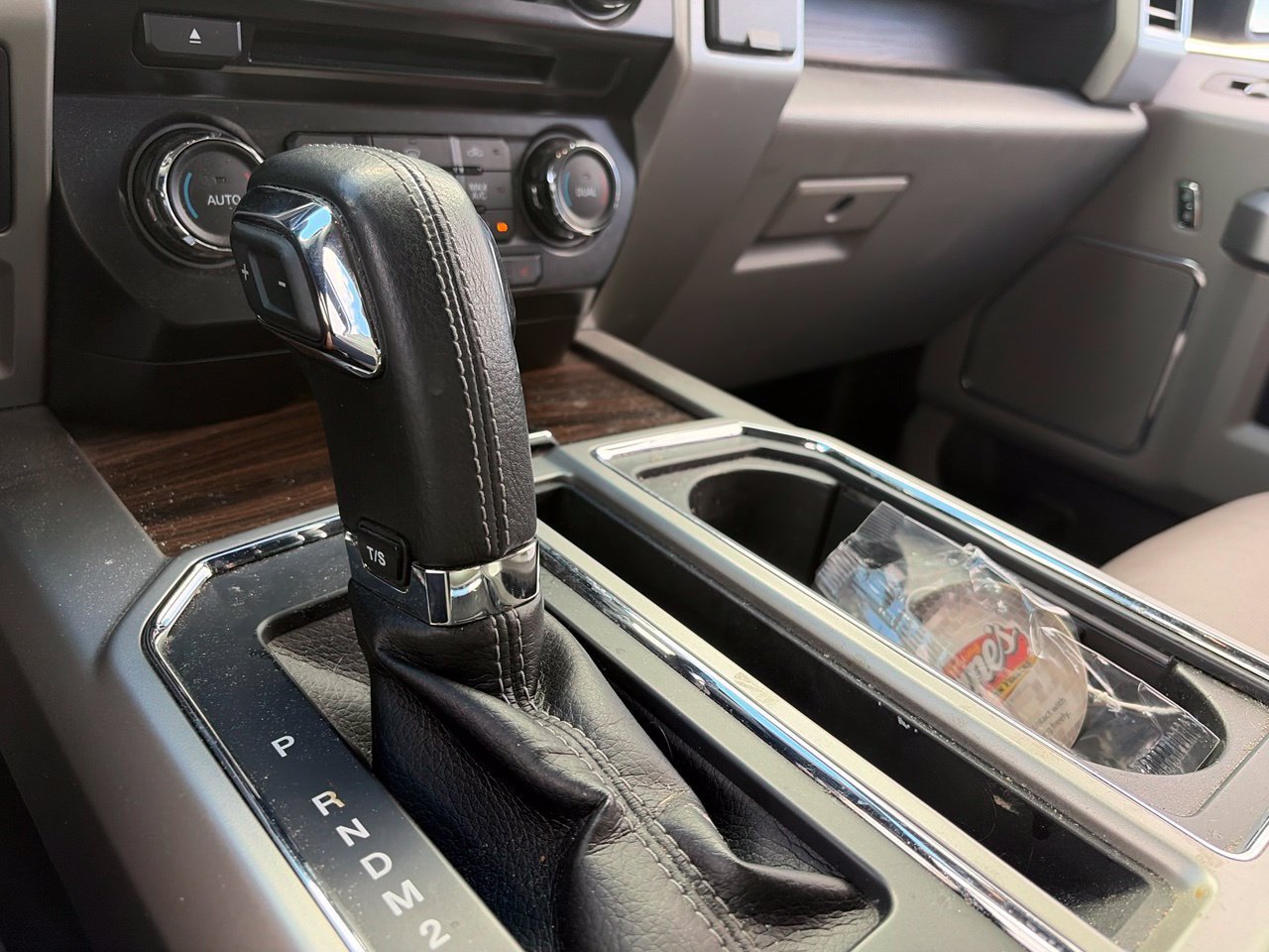 Used 2016 Ford F150 Lariat RWD image 9