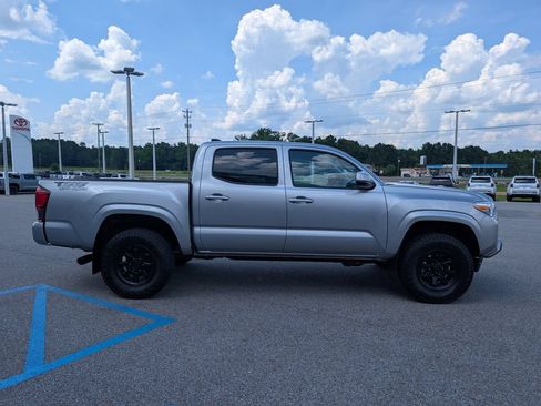 Used 2023 Toyota Tacoma SR AWD/4WD image 6