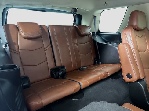 Used 2016 Cadillac Escalade Premium AWD/4WD image 29